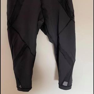 Lululemon cropped leggings